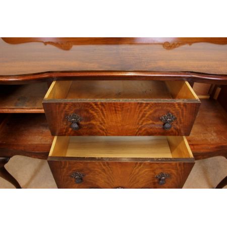 Antikes britisches Nussbaum Sideboard ca 1930