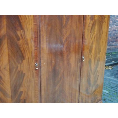 Antiker britischer Mahagoni Kleiderschrank ca 1920