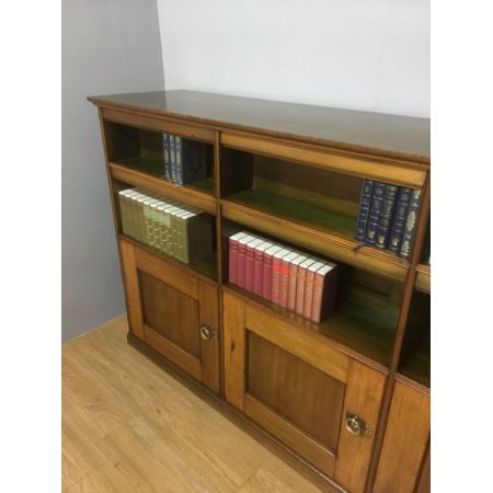 Antiker Arts & Crafts Bücherschrank Nussbaum britisch ca 1890