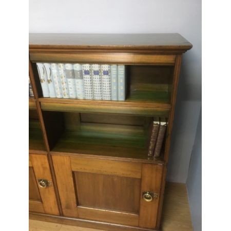 Antiker Arts & Crafts Bücherschrank Nussbaum britisch ca 1890