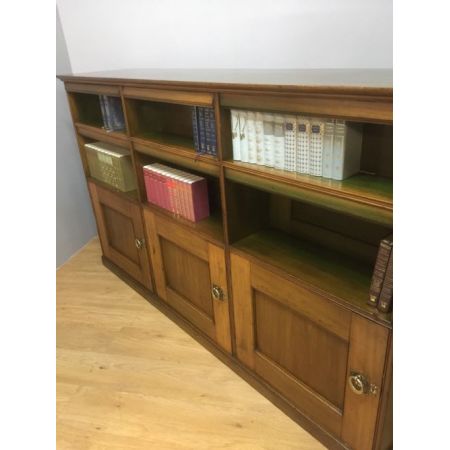 Antiker Arts & Crafts Bücherschrank Nussbaum britisch ca 1890