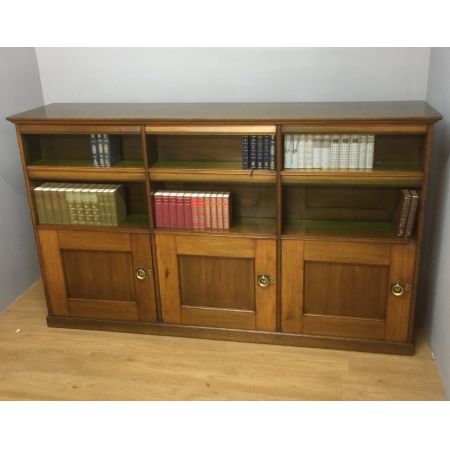 Antiker Arts & Crafts Bücherschrank Nussbaum britisch ca 1890