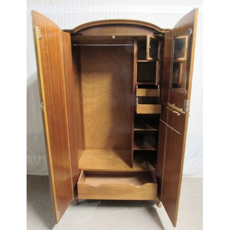 Antiker britischer Nussbaum Kleiderschrank ca 1920