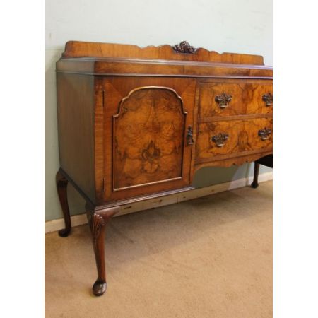 Antikes Nussbaum Sideboard englisch ca 1920