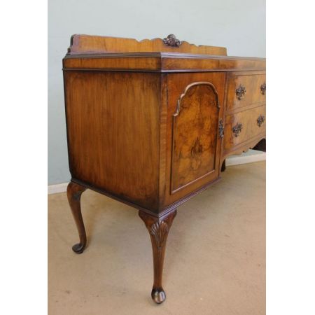 Antikes Nussbaum Sideboard englisch ca 1920