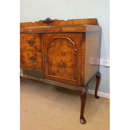 Antikes Nussbaum Sideboard englisch ca 1920