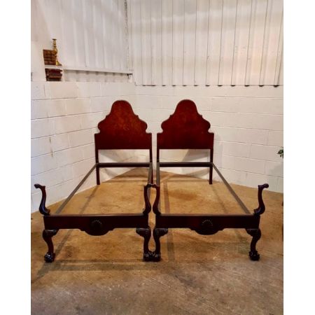 Antike britische Nussbaum Betten ca 1920