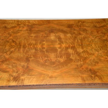 Antiker britischer Esstisch Nussbuam ca 1930