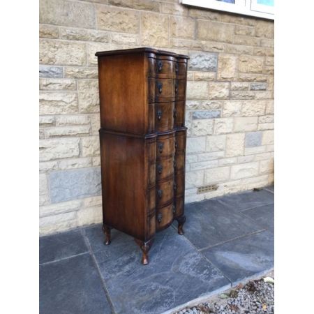 Antike britische Nussbaum Kommode ca 1920