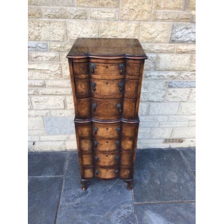 Antike britische Nussbaum Kommode ca 1920