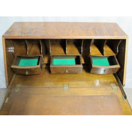 Antiker britischer Sekretär Nussbaum Massivholz ca 1920