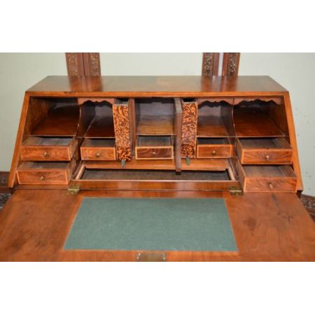 Antiker britischer Nussbaum Sekretär ca 1780