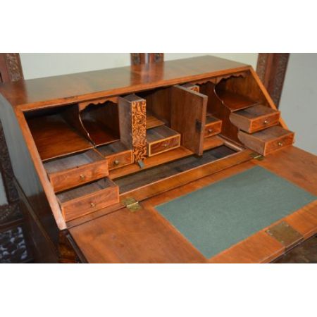 Antiker britischer Nussbaum Sekretär ca 1780
