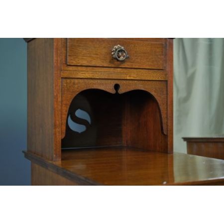 Viktorianischer Arts & Crafts Frisiertisch Nussbaum Garderobe antik britisch ca 1880