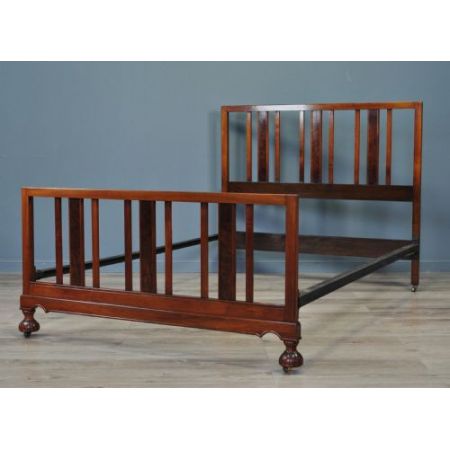 Antikes britisches Arts & Crafts Bettgestell Nussbaum Bett ca 1860