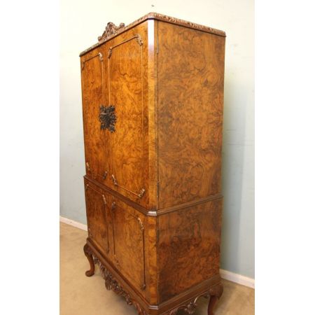 Antiker britischer Nussbaum Schrank Cocktailschrank ca 1930