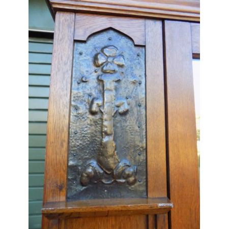 Britischer Arts & Crafts Kleiderschrank Eiche antik ca 1900