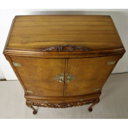 Antiker britischer Cocktailschrank Nussbaum ca 1920