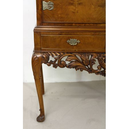 Antiker britischer Cocktailschrank Nussbaum ca 1920