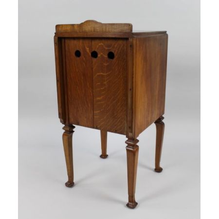 Antiker englischer Art Deco Nussbaum Schrank Beistelltisch ca 1930