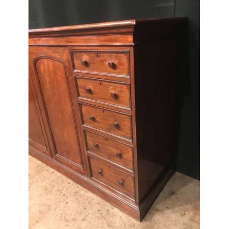 Antike britische Mahagoni Garderobe Sideboard ca 1860