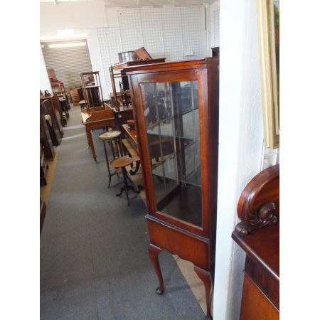 Antike britische Nussbaum Vitrine ca 1930