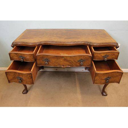 Antiker britischer Nussbaum Schreibtisch Schminktisch ca 1920