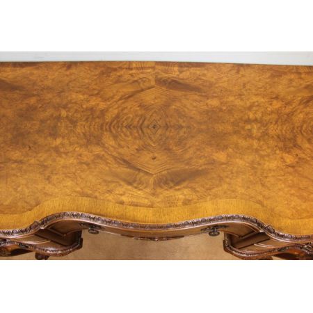 Antiker britischer Nussbaum Schreibtisch Schminktisch ca 1920