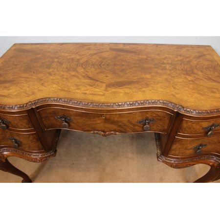 Antiker britischer Nussbaum Schreibtisch Schminktisch ca 1920