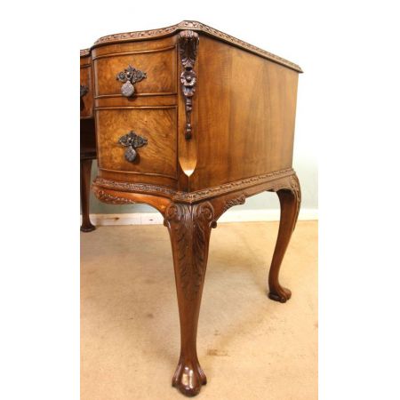 Antiker britischer Nussbaum Schreibtisch Schminktisch ca 1920