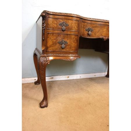 Antiker britischer Nussbaum Schreibtisch Schminktisch ca 1920