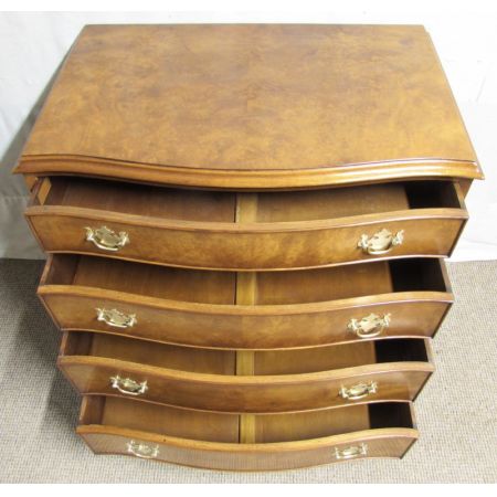 Antike britische Nussbaum Kommode ca 1920