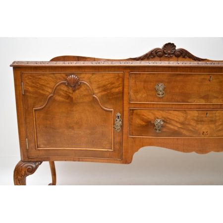 Antikes britisches Nussbaum Sideboard ca 1930