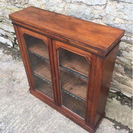 Viktorianisches antikes Nussbaum Bücherschrank ca 1880