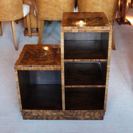 Antikes britisches Art Deco Bücherregal Nussbaum ca 1930