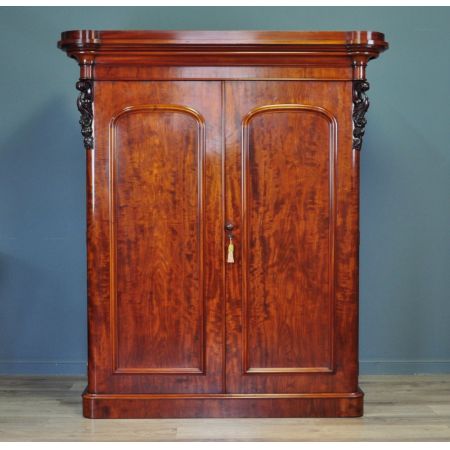 Englischer viktorianischer Kleiderschrank Mahagoni antik ca 1860