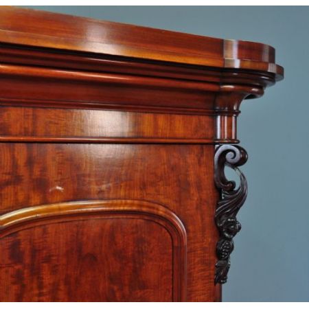 Englischer viktorianischer Kleiderschrank Mahagoni antik ca 1860