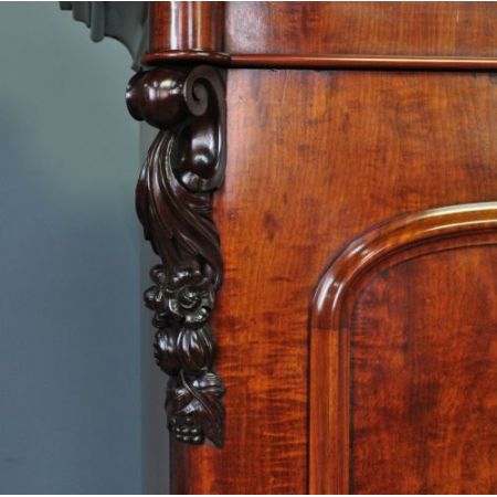 Englischer viktorianischer Kleiderschrank Mahagoni antik ca 1860