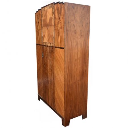 Antiker britischer Art Deco Kleiderschrank Nussbaum ca 1930