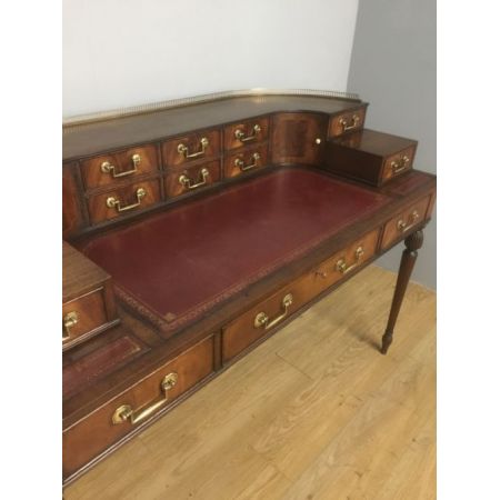 Antiker britischer Mahagoni Schreibtisch ca 1890