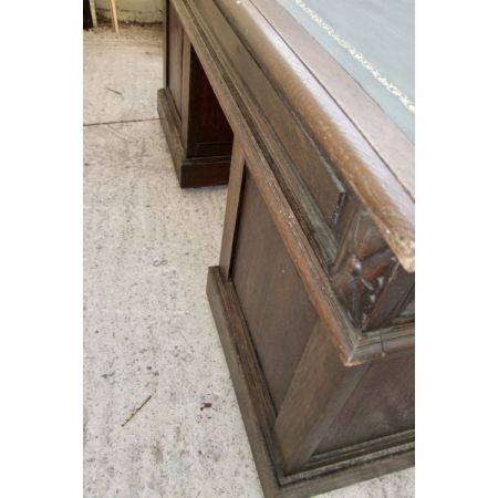 Englischer Antiker geschnitzter Eichen Schreibtisch ca. 19. Jh.