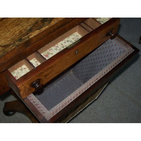 Antiker britischer Palisander Spieltisch Nähtisch ca 1800