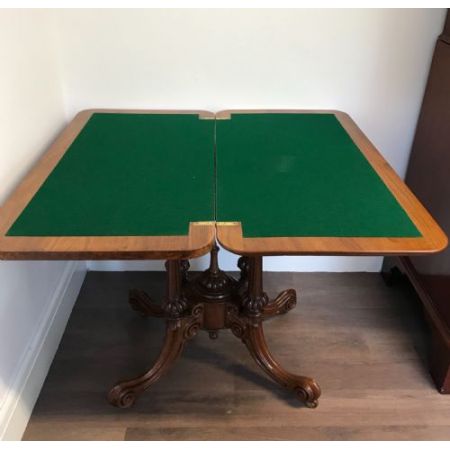 Antiker viktorianischer Spieltisch Nussbaum britisch ca 1850