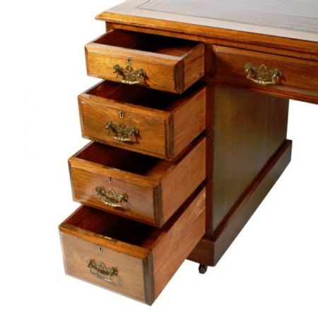 Antiker viktorianischer Nussbaum Schreibtisch ca 1890