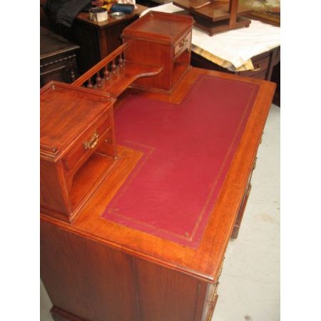 Antiker britischer Nussbaum Schreibtisch ca 1890