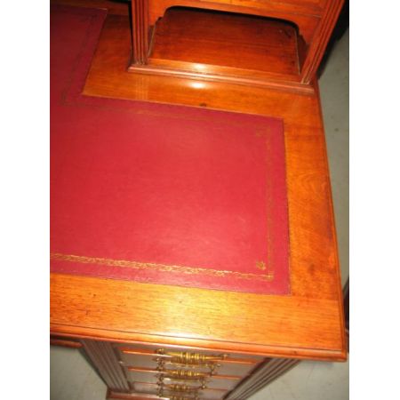 Antiker britischer Nussbaum Schreibtisch ca 1890