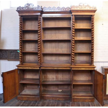 Antiker viktorianischer Nussbaum Bücherschrank englisch ca 1860