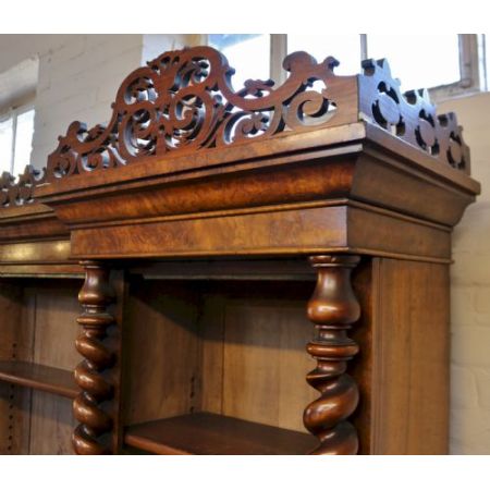 Antiker viktorianischer Nussbaum Bücherschrank englisch ca 1860