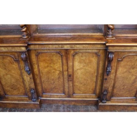 Antiker viktorianischer Nussbaum Bücherschrank englisch ca 1860