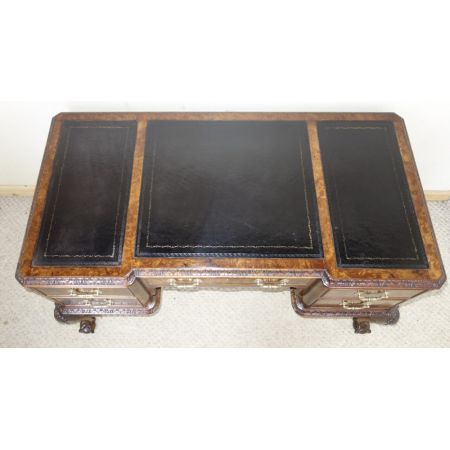 Antiker Nussbaum Schreibtisch britisch ca 1920